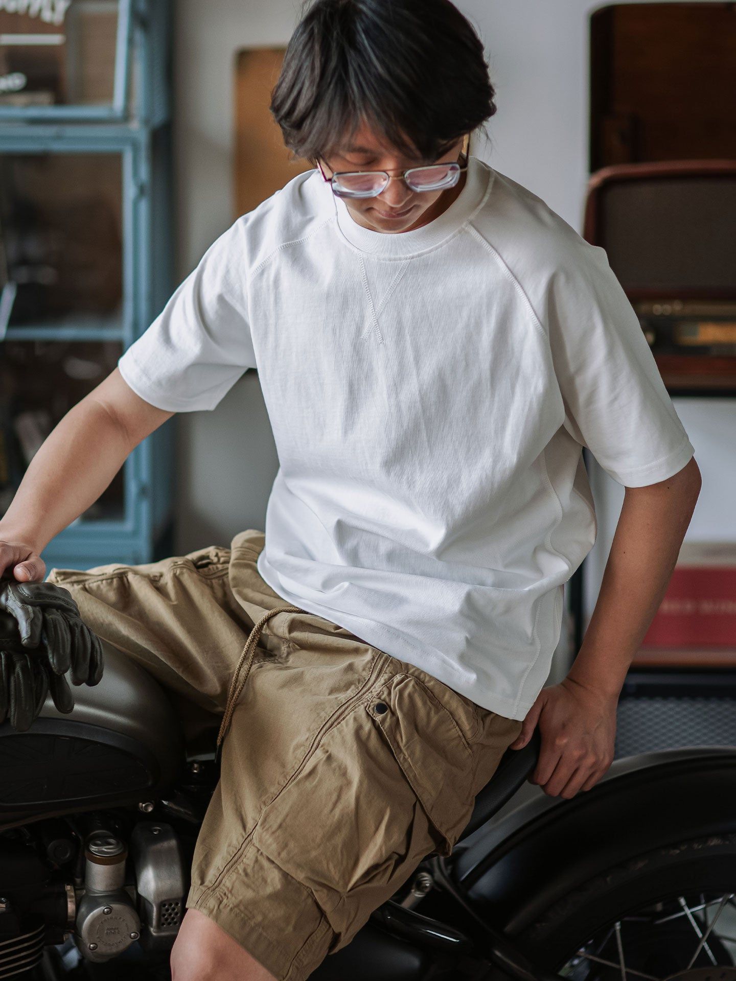 Vintage Club Retro Raglan Sleeve Cotton T-Shirt for Men - Brown, Crew Neck, Short Sleeve